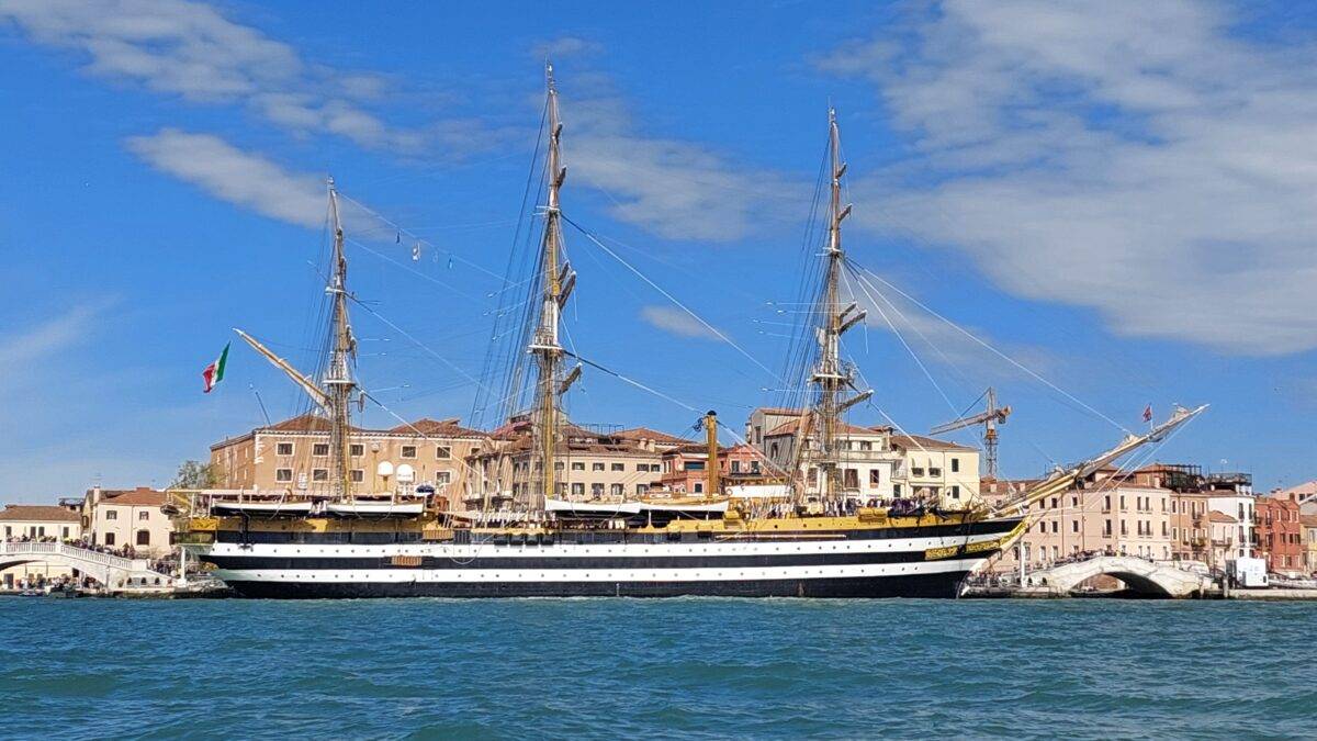 Amerigo Vespucci: la nave più bella del mondo in arrivo a Venezia