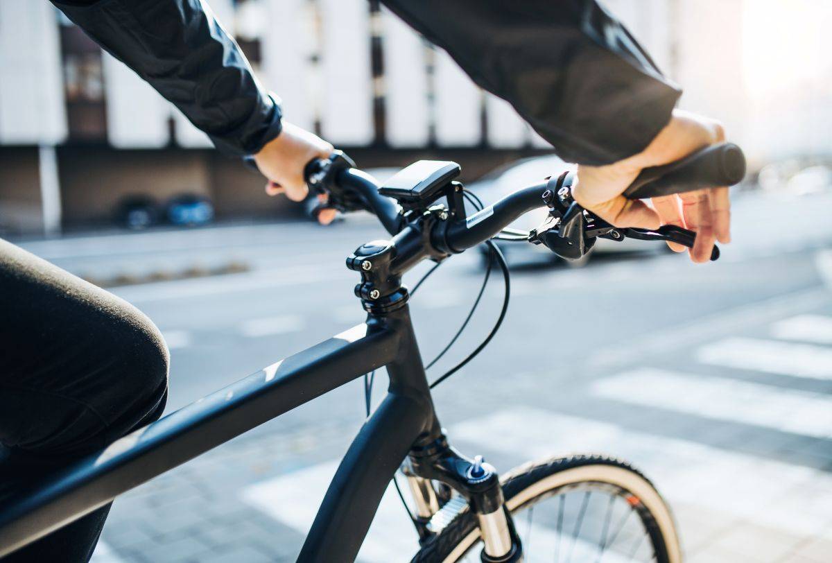 E-bike, arriva il bicivelox: multe fino a 15mila euro