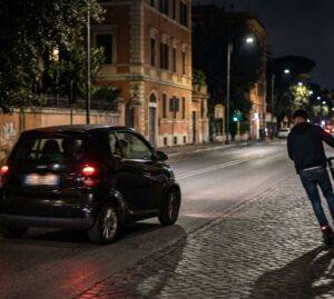 Aggressioni con la minicar nera a Roma, l’ombra di una challenge
