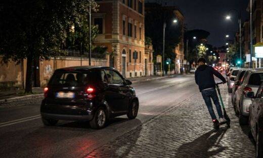 Aggressioni con la minicar nera a Roma, l’ombra di una challenge