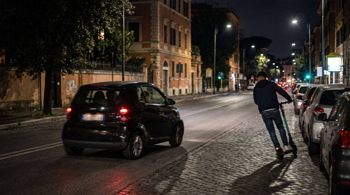 Aggressioni con la minicar nera a Roma, l’ombra di una challenge